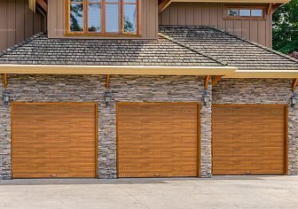 Гаражные ворота Doorhan RSD02 (2400х2100)